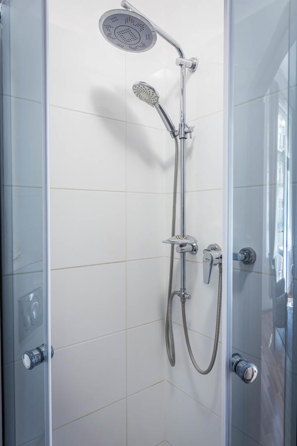 Fragola Budget Apartments & Rooms 克拉科夫 外观 照片