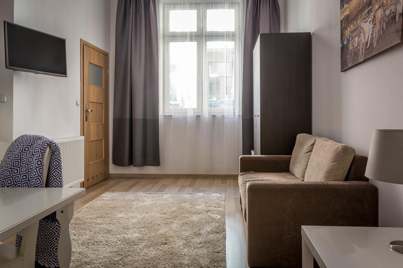 Fragola Budget Apartments & Rooms 克拉科夫 外观 照片