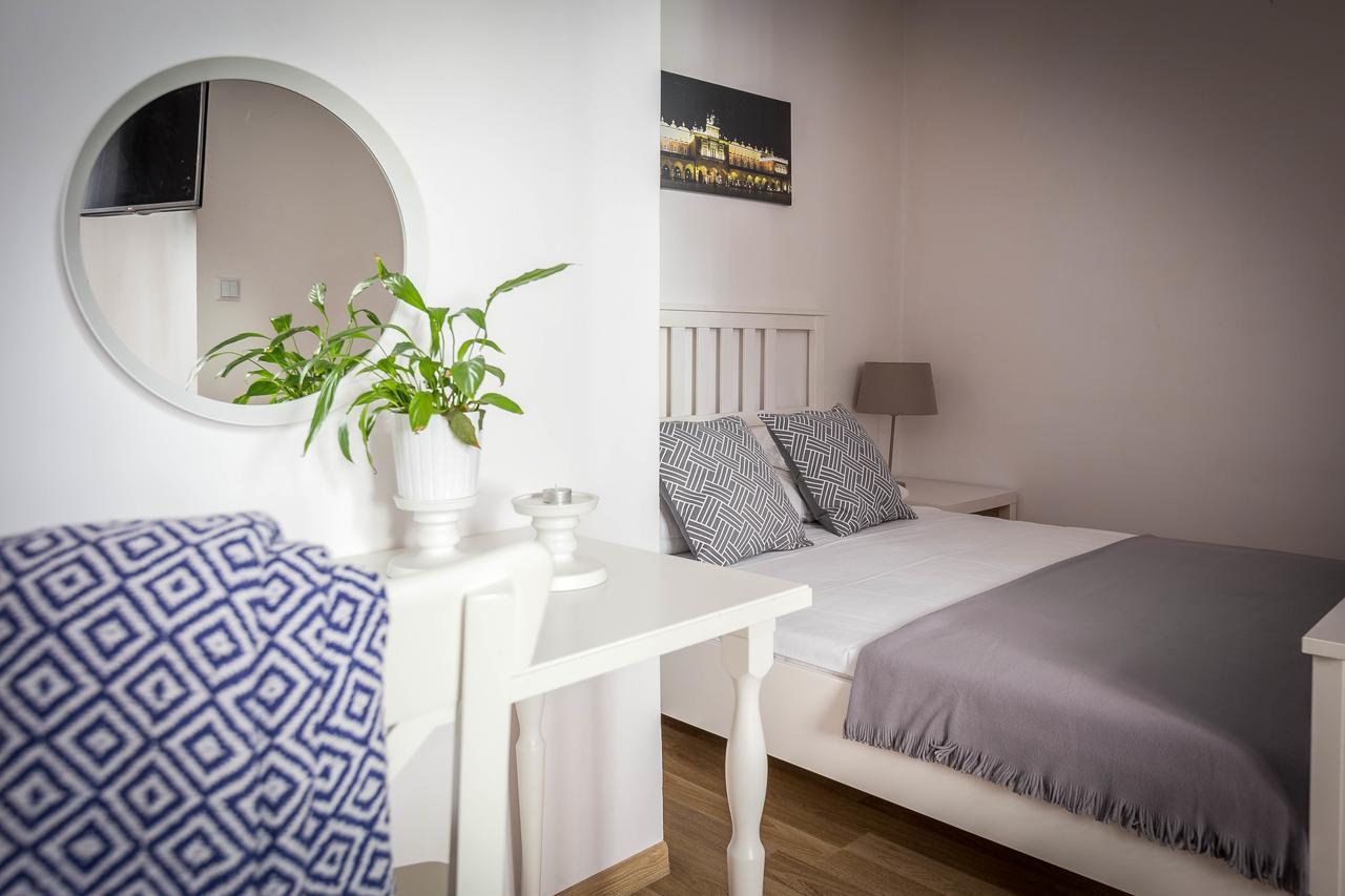 Fragola Budget Apartments & Rooms 克拉科夫 外观 照片